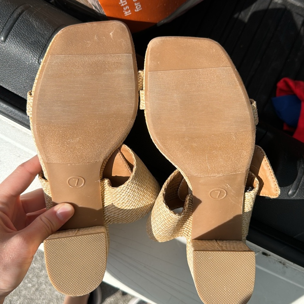 Target Heels - Picture 4 of 4